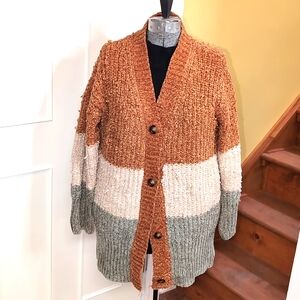 🎉Host Pick🎉 HYFVE ladies front button sweater